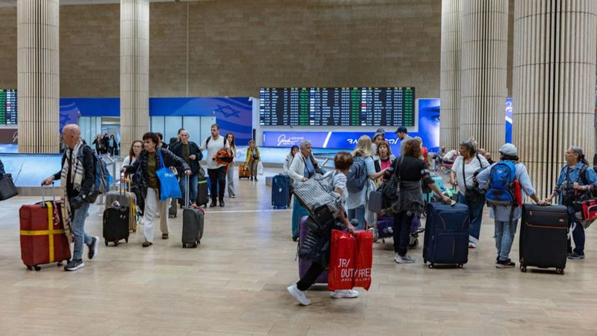 Air Travel To Israel Disrupted As Airlines Extend Bans