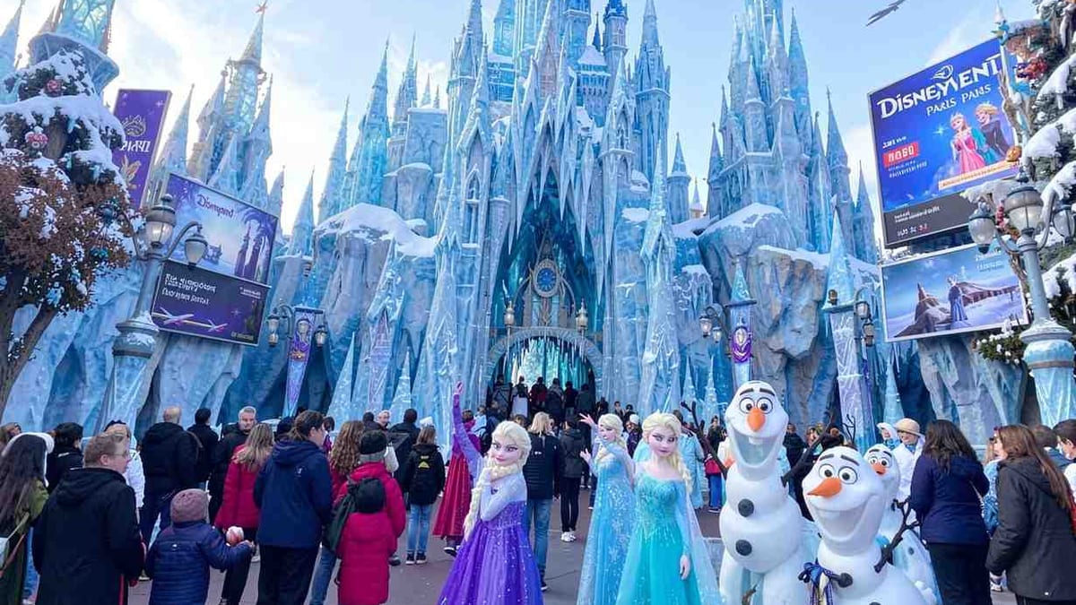 Airlines Boost Paris Flights as World of Frozen Debuts