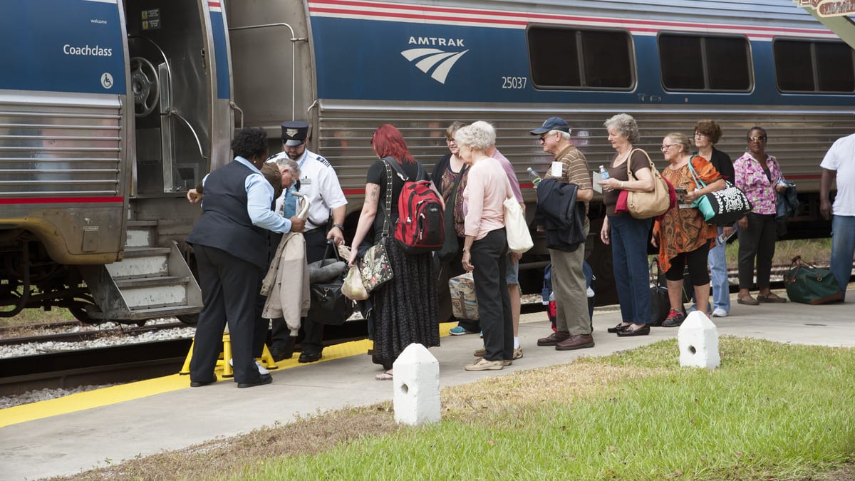 Amtrak Rides Wave of New Popularity as LaGuardia Turmoil Grows