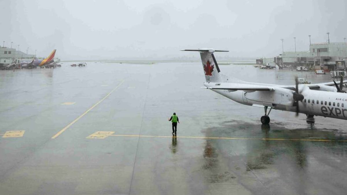 Canada Flight Chaos as Winter Weather Grounds 400+ Services
