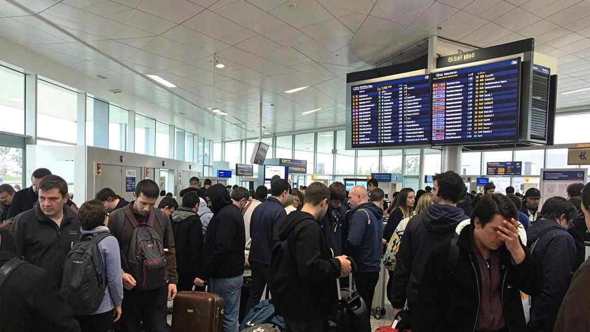 Chemical Smell At FAA Facility Triggers DC Airport Chaos