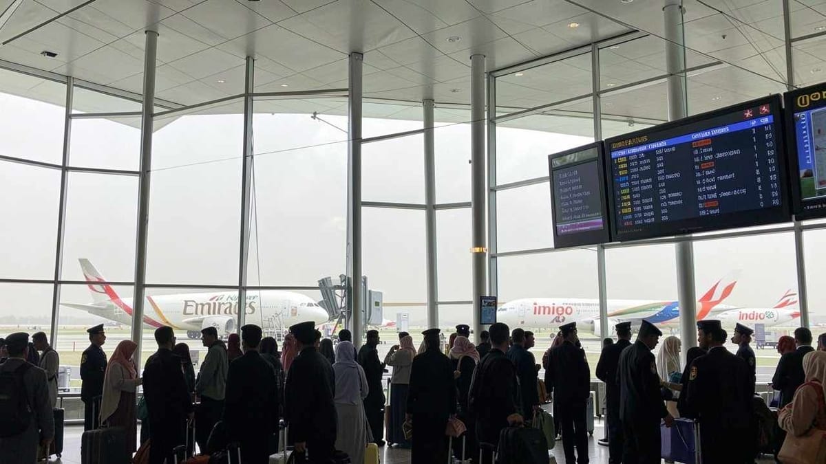 Dubai flights press on as UK and India travellers keep moving