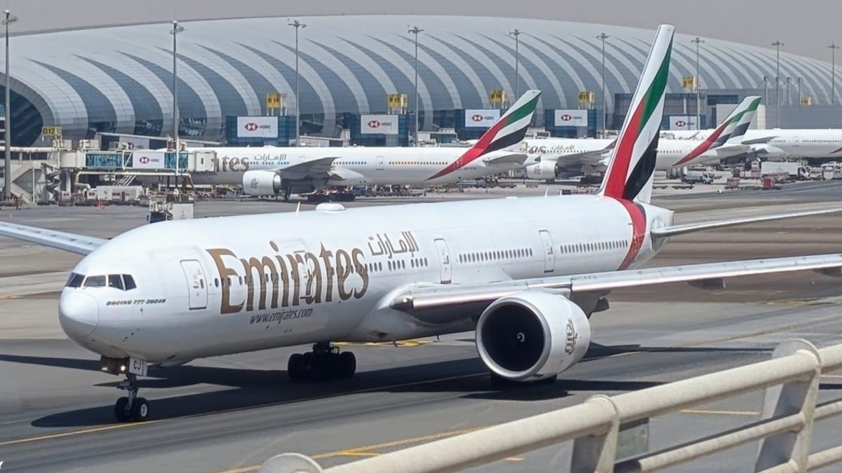 Emirates and Flydubai Keep DXB Schedule Steady With 427 Flights