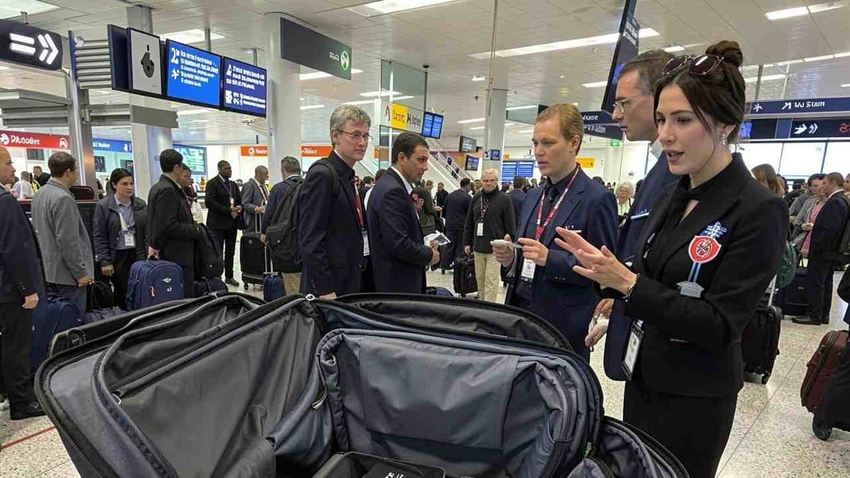 Emirates Adopts New Power Bank Rules Shaping Global Travel