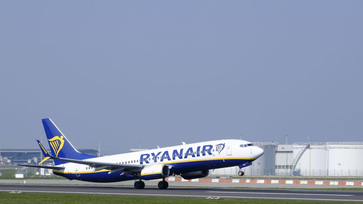 EU airports warn of jet fuel crunch from late April 2026