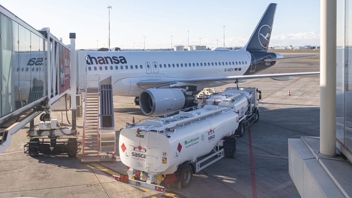 Europe’s airports race to secure scarce jet fuel