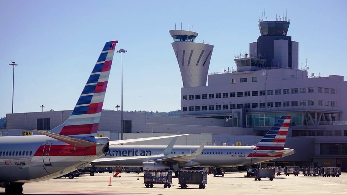 FAA Controller Shortage Raises Fears of Gridlock and Safety Risks