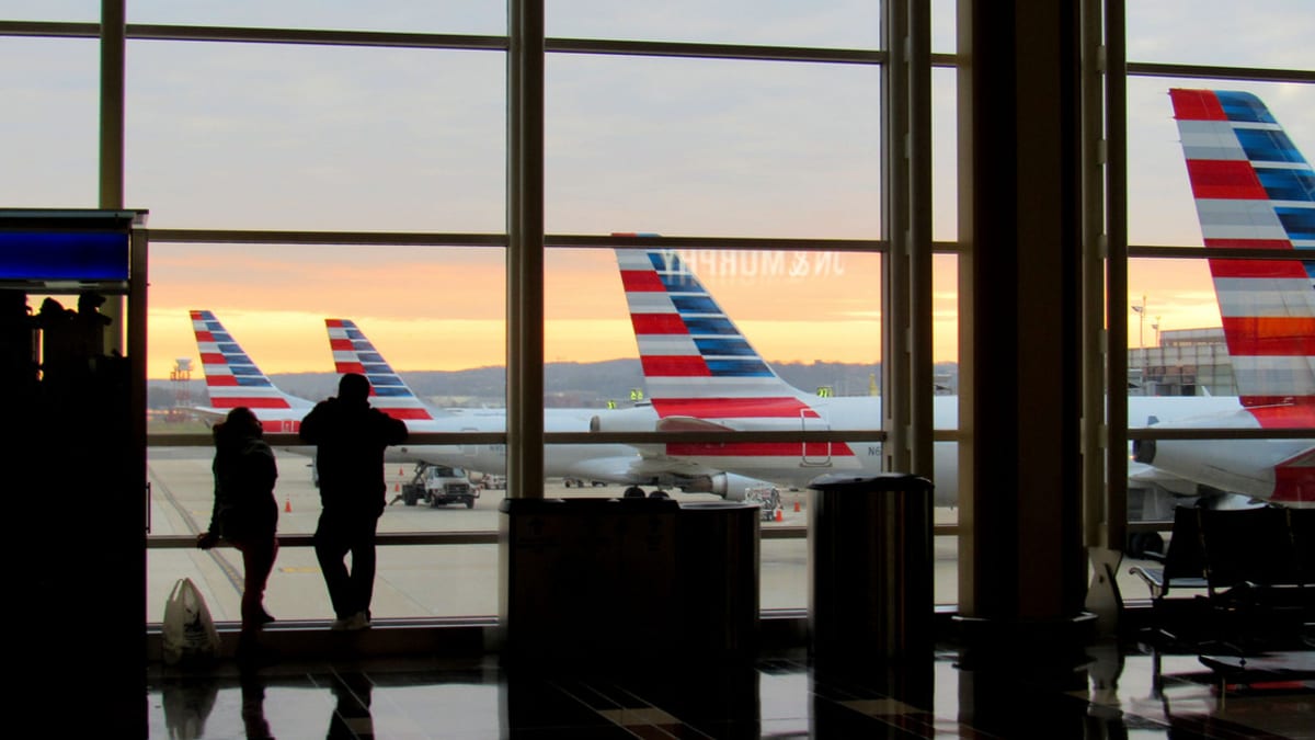 FAA "Strong Smell" Ground Stop Ripples Across Major Hubs