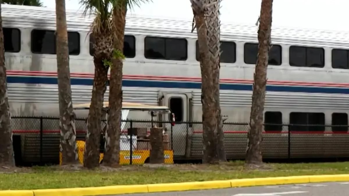 Florida wildfire strands Amtrak passengers for hours