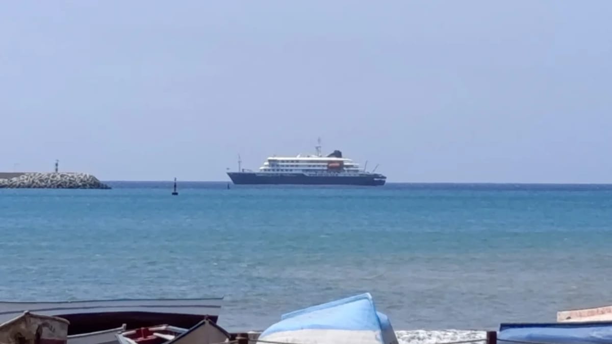 Hantavirus Outbreak Traps Nearly 150 on Atlantic Cruise Ship