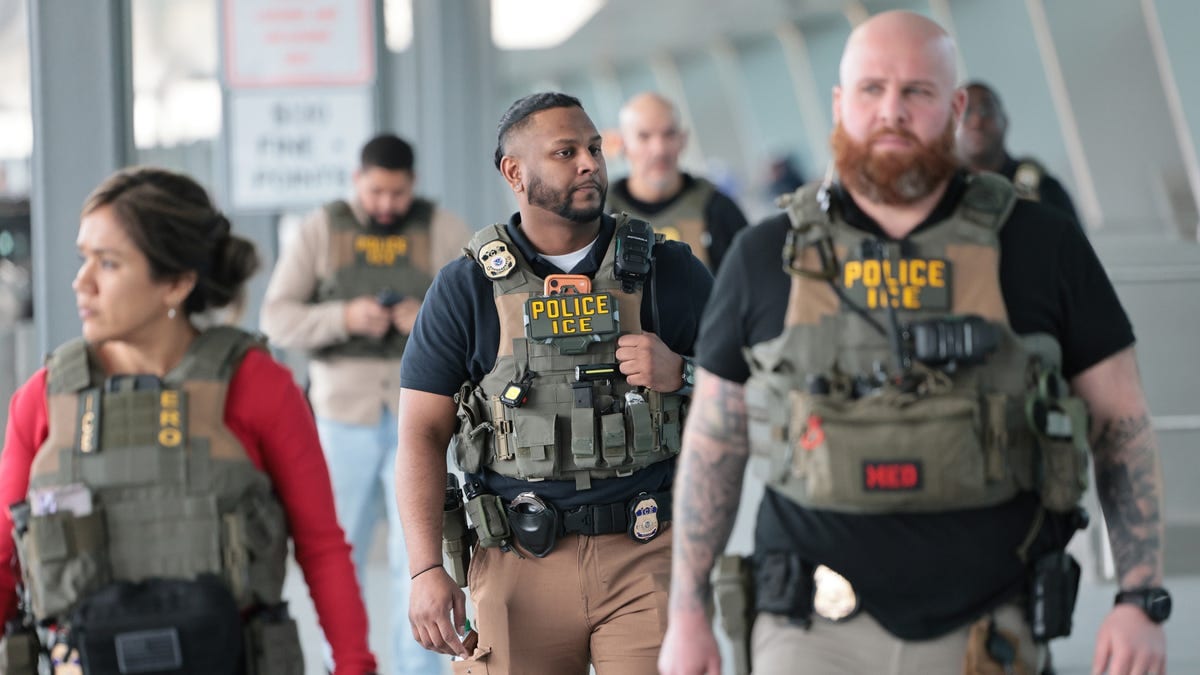 JFK, LaGuardia or Newark: Where Security Lines Are Longest Today