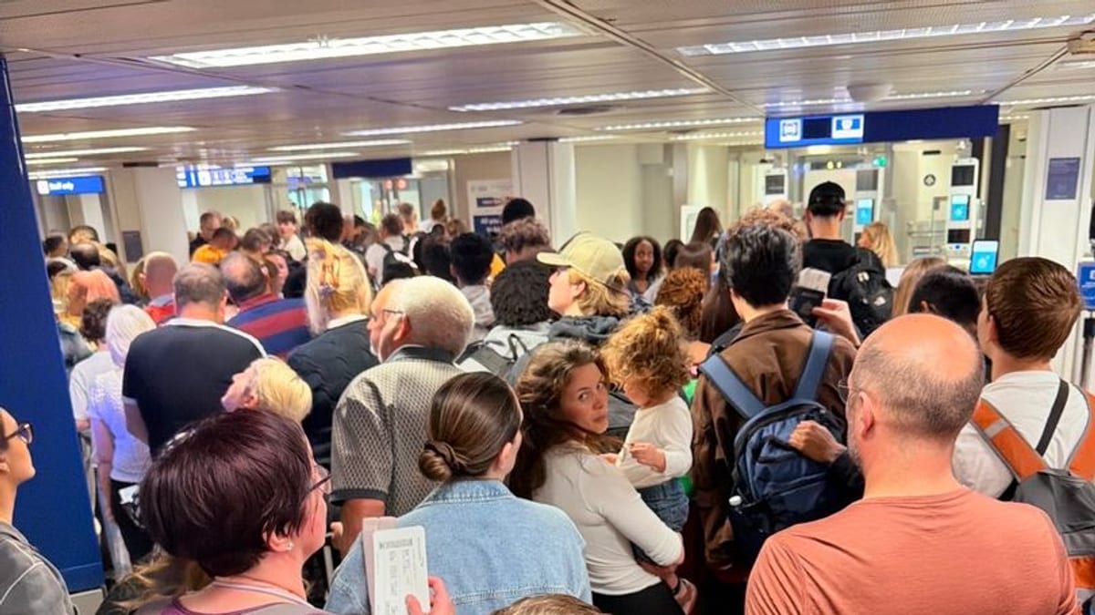 Milan airport chaos leaves easyJet passengers bound for Manchester stranded
