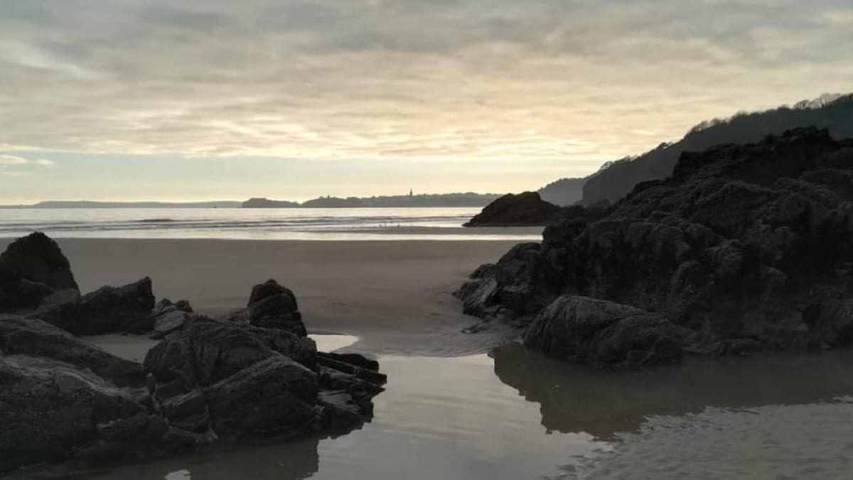 Monkstone Beach access closed near Saundersfoot over safety fears