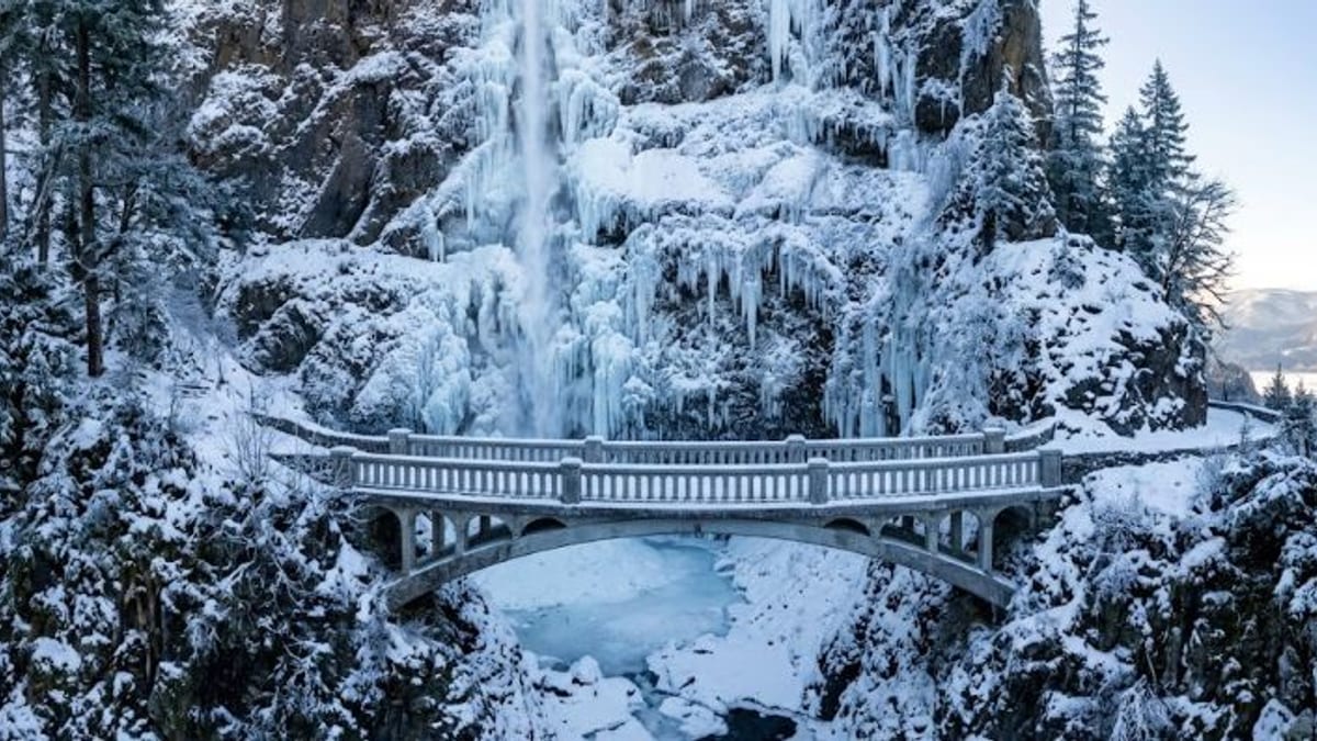Multnomah Falls Shines as Oregon’s Signature Adventure Escape
