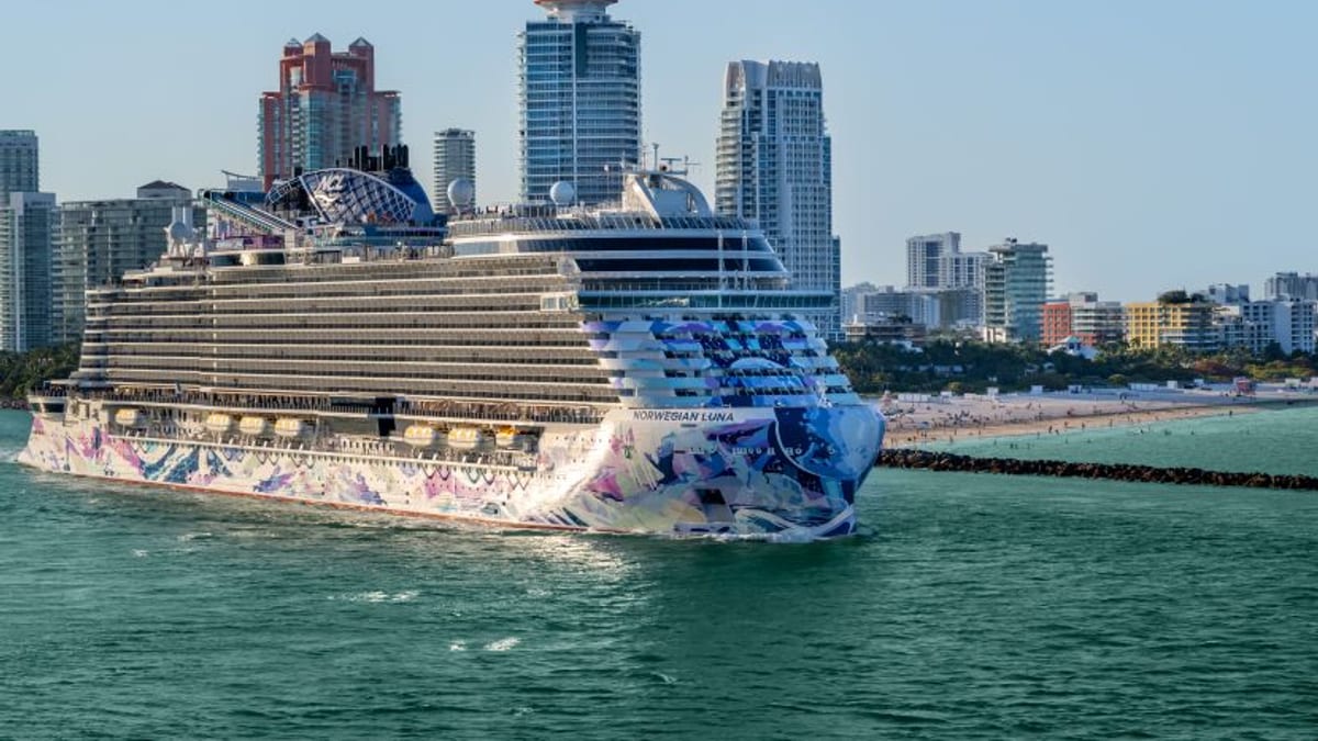 Norwegian Restores Drink Packages at Great Stirrup Cay