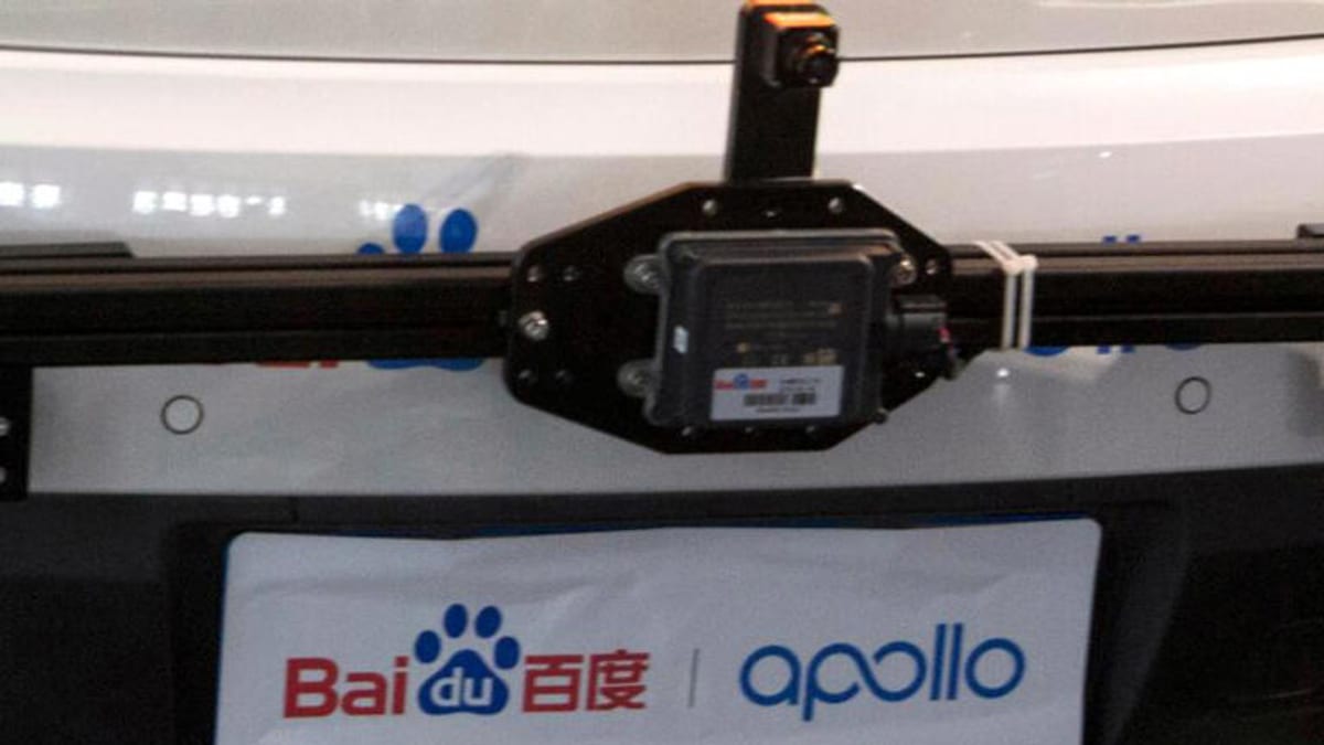 Robotaxi Meltdown in Wuhan Strands Passengers in Fast-Moving Traffic