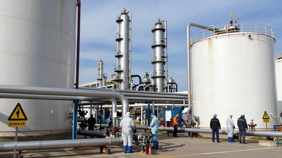 Russia Tightens Gasoline Export Ban Amid Global Energy Turmoil