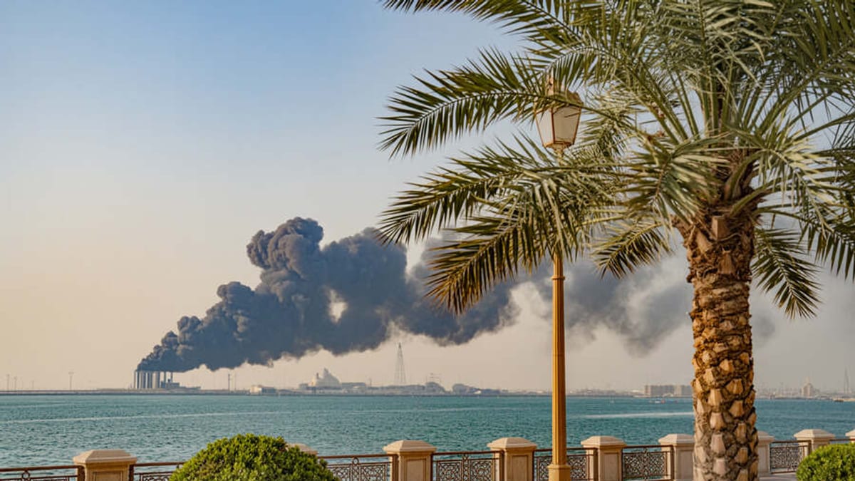 Saudi Arabia Eases Strain On Stranded Travelers With Visa Waiver