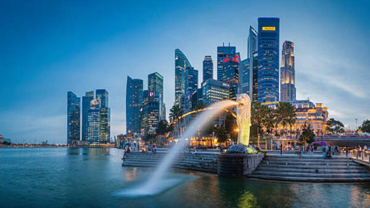 Singapore Defers Green Jet Fuel Levy Amid Fuel Price Surge