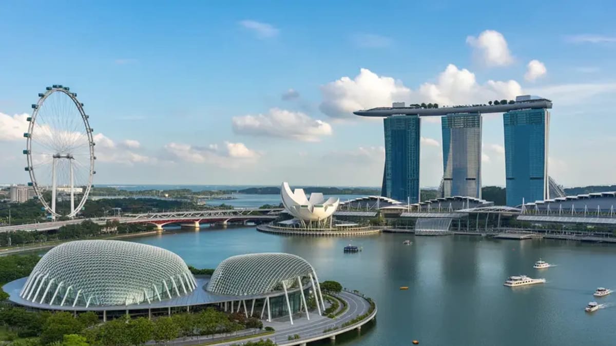 Singapore steps up luxury tourism race for 2026