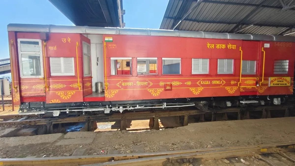 Special Trains Ease Crisis On Blocked Jammu–Srinagar Route
