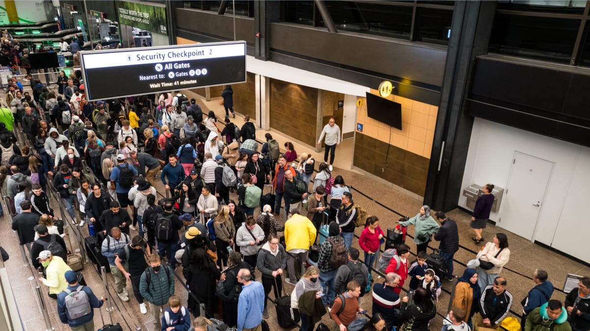 Stormy Easter Weekend Triggers Flight Chaos Across U.S.