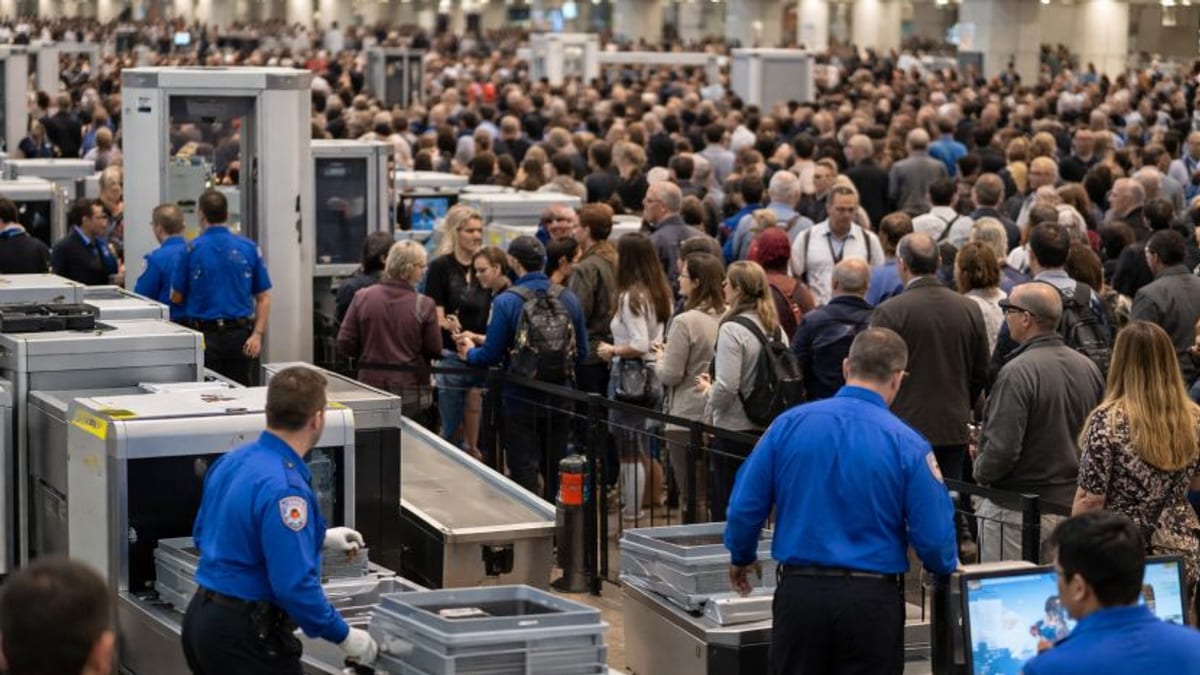 TSA Pay Restored as Immigration Fight Keeps Travel on Edge