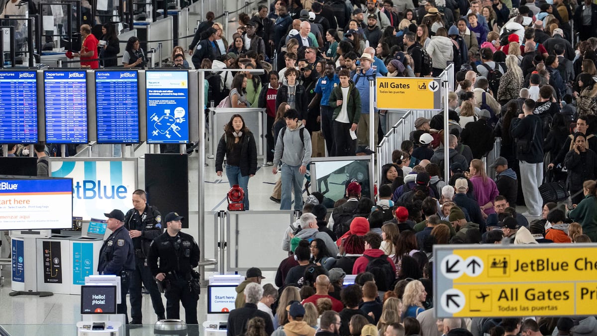 United Airlines Chaos: Cancellations and Delays Snarl U.S. Travel