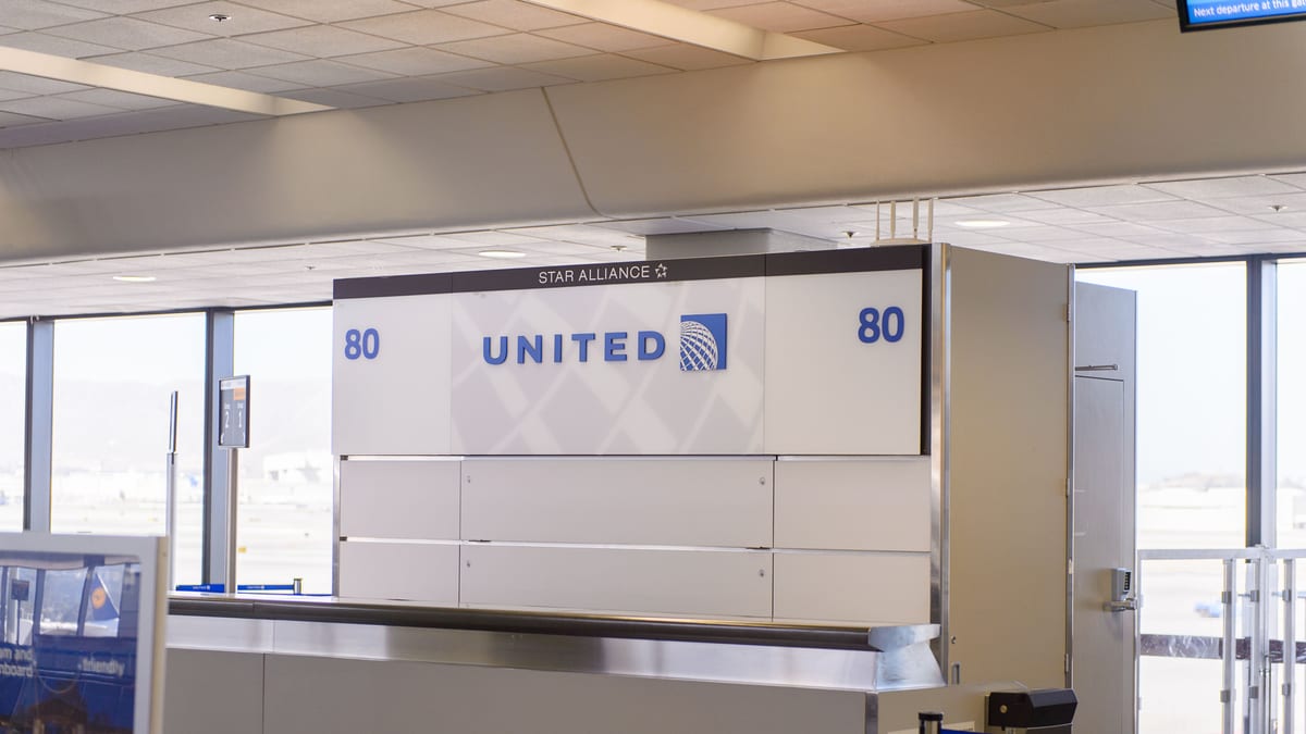 United Flight 1831 Aborts Takeoff as Fire Trucks Swarm Runway