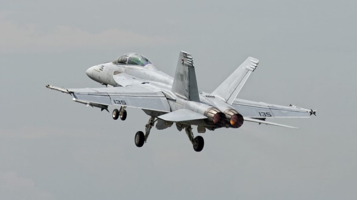 US Super Hornet Dodges Iranian Missile in Low-Level Iran Run