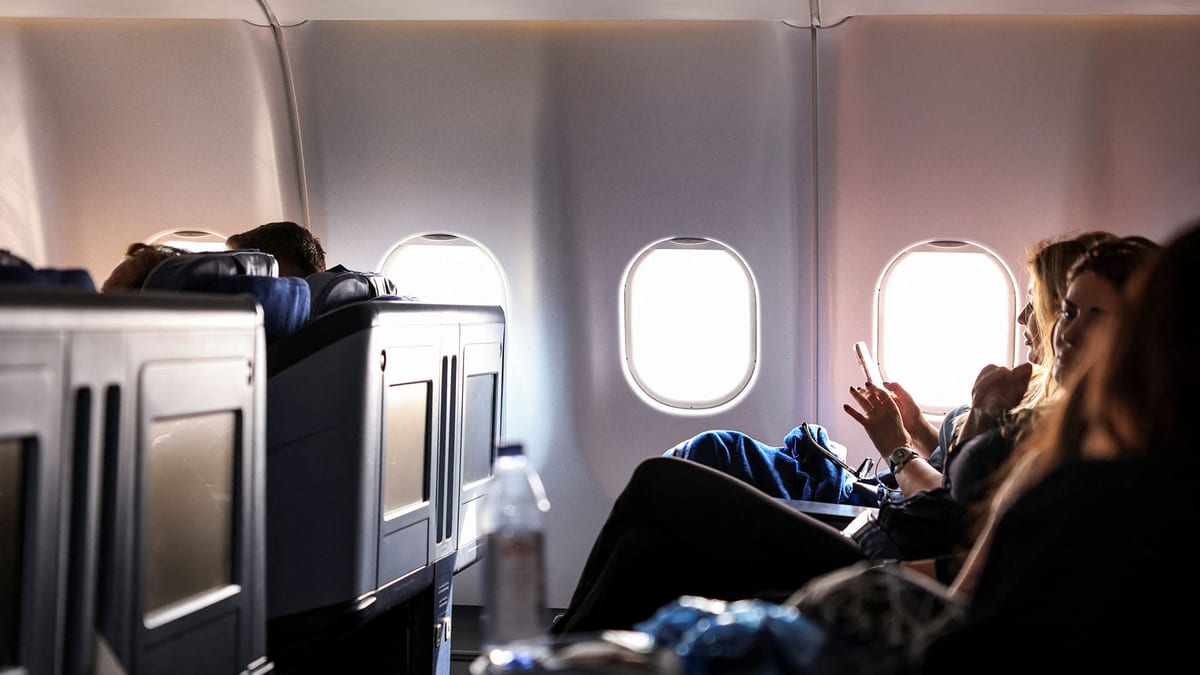 Which Airline Models Survive Prolonged Disruption?